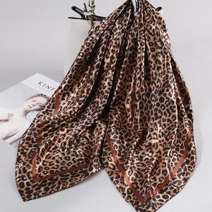 Bufanda Larga Estampada de Seda Sintética, Decoración Versátil para el Cuello, Toalla de Playa para Uso Diario en Primavera - Product Image 6