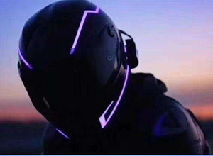 La pegatina de casco personalizada para motocicleta con alto brillo se puede hacer en cualquier forma que desee - Product Image 3