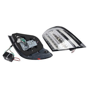 Luces traseras LED para Mercedes-Benz W204 2011-2014 2049060603 2049060604 con luz de señal LED - Product Image 2