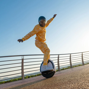 ยูนิไซเคิลไฟฟ้าทรงตัวอัตโนมัติ INMOTION E20 รุ่นดั้งเดิม ระยะทาง 30 กม. ความเร็ว 20 กม./ชม. ขับขี่ราบรื่น ยูนิไซเคิลไฟฟ้าล้อเดียวสำหรับผู้ใหญ่ - Product Image 2