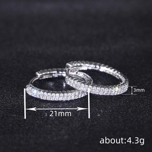 Eleganti Orecchini a Cerchio in Oro Bianco con Diamanti Taglio Brillante Rotondo Incastonati a Canale, Argento 925, Gioielli Classici da Donna per Uso Quotidiano - Product Image 5