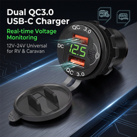 Cargador de encendedor de cigarrillos USB tipo C empotrable en pared con QC3.0 y doble USB de carga rápida con monitorización de voltaje para caravanas, autocaravanas y coches.
