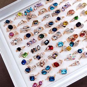 Lot en gros de bagues plaquées or avec cristaux pour femmes, bijoux colorés en strass et zircon, bagues de mariage vintage et tendance - Product Image 6