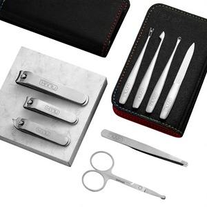 Ensemble de manucure et pédicure en acier inoxydable 9 pièces, kit de coupe-ongles avec étui de voyage, outils de soin des cuticules - Product Image 2