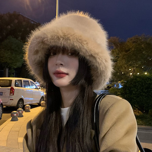 หมวกขนมิงค์เทียมสีกากี สำหรับฤดูใบไม้ร่วงและฤดูหนาว ปิดหู อุ่นสบาย ทรงชาวประมง ช่วยให้ใบหน้าดูเรียว หมวกทรงเล่ยเฟิงสำหรับผู้หญิง - Product Image 1
