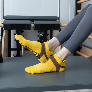 Nouvelle mode féminine anti-dérapant Yoga chaussettes Compression coton vente directe d'usine Logo personnalisé édition d'été en gros disponible - Product Image 5