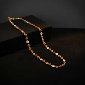 Collier élégant plaqué or avec perles Rudraksha et breloques Om en zirconium, chaîne Mala spirituelle hindoue pour femmes et hommes - Product Image 3