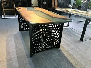 Mesa de Comedor de Resina Epoxi y Madera Hecha a Mano, Color Verde Oscuro, Estilo Lujoso y Elegante, con Esquinas Redondeadas, Ideal para el Hogar - Product Image 3