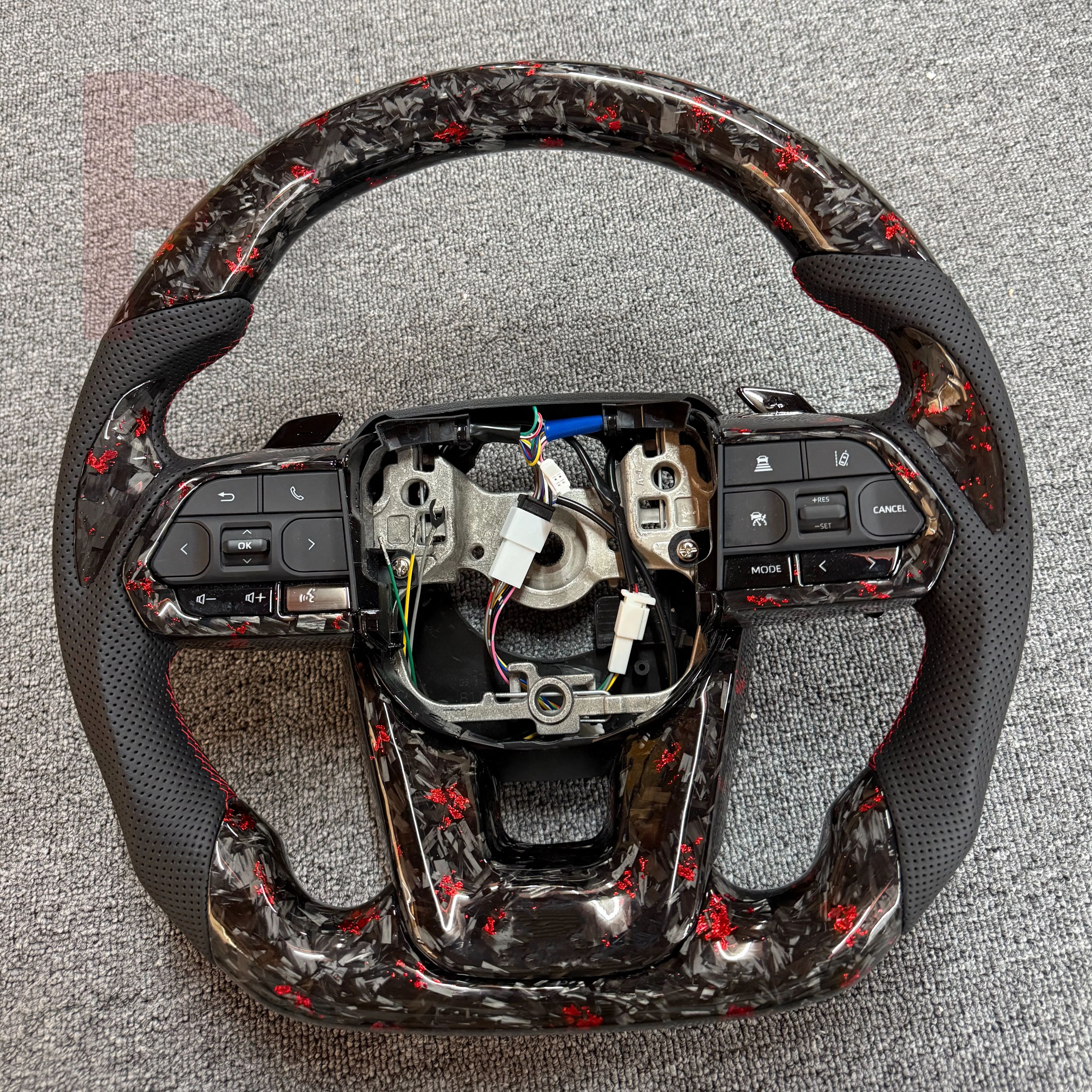 Fibre de carbone forgée rouge