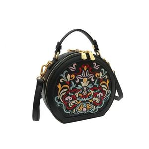 Sac à bandoulière de luxe pour femme en PU de haute qualité, imprimé, portable, avec fermeture à bouton, deux sangles, imperméable - Product Image 5