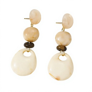 Boucles d'oreilles créoles tendance en résine, motif floral rectangulaire, imprimé léopard jaune et violet, bijoux fantaisie pour femme - Product Image 4