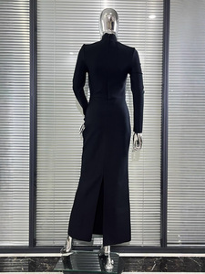 Abito Fasciante <span class=keywords><strong>Nero</strong></span> di Alta Qualità con Collo Alto, <span class=keywords><strong>Maniche</strong></span> <span class=keywords><strong>Lunghe</strong></span> e Borchie in Strass - Product Image 5