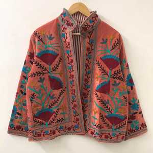 เสื้อแจ็คเก็ตโบโฮปักลายสัตว์ผ้ากำมะหยี่ซูซานีทำมือ  ผ้าฝ้ายระบายอากาศเป็นมิตรกับสิ่งแวดล้อม ติดกระดุม  เสื้อคลุมฤดูหนาวสไตล์ชาติพันธุ์ ของขวัญสำหรับเธอ - Product Image 1