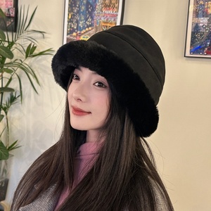 Women's Composite Faux <b>Fur</b> <b>Trim</b> fox <b>Fur</b> Fisherman's Hat Warm Winter Beanie Common Fabric Plush Brim Fashionable Headwear - Product Image 5