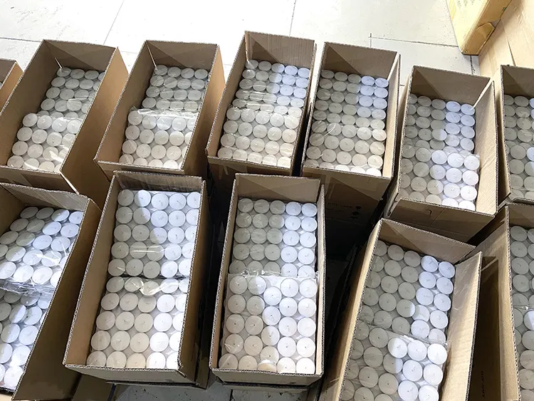 OEM 공장 미니 파라핀 왁스 캔들 4 시간 8 시간 연소 시간 화이트 컬러 작은 차 빛 양초