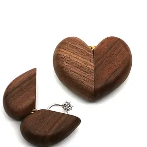 Kotak perhiasan kayu padat koleksi cincin pertunangan Hari Valentine kotak cincin Walnut berbentuk hati kayu kustomisasi