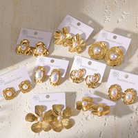 Boucles d'oreilles clous ovales en acier inoxydable électroplaqué, bijoux fantaisie personnalisés pour femmes, avec incrustation de perles artificielles et motif floral