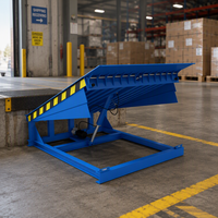 Plateforme de chargement certifiée CE, capacité de charge spécifiée de 6 à 20 tonnes, niveleur de quai hydraulique, équipement de chargement d'entrepôt, niveleur de quai fixe pliable