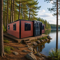 Ces maisons conteneurs légères et pliables peuvent être installées rapidement et personnalisées en couleur, avec un design moderne de style médiéval.