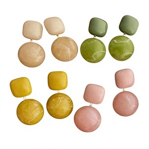 Boucles d'oreilles géométriques en résine tendance pour femmes, qualité supérieure, acrylique, carrées, rondes, colorées, effet marbre, bijoux pour femme - Product Image 1