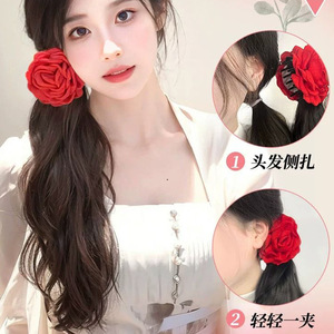 Peluca de cola de caballo Wilderness Rose con ondas en capas, aspecto natural, cola de caballo lateral para mujer - Product Image 3