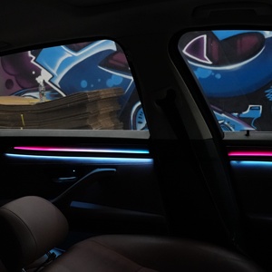 Panneau de guidage lumineux pour l'intérieur de la voiture avec un ensemble complet de réflecteurs pour l'éclairage du compartiment de rangement - Product Image 4