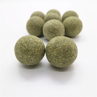Vente en gros de boules d'herbe à chat naturelles Silvervine Stick avec boule de chat à la menthe pour chats