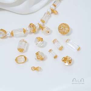 Bracelet, collier et accessoire DIY avec une forte rétention de couleur en or sable incrusté de perles de cristal blanc naturel, Bucket Be - Product Image 2
