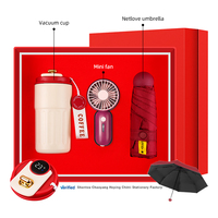 Caja de Regalo de Verano: Taza de 450 ml + Ventilador de Mano con Serigrafía en Material ABS + Mini Paraguas Plegable de Cinco Pliegues, Set Promocional de Oficina