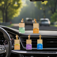 Diffuseur de parfum de luxe pour voiture, avec couvercle en bois, personnalisable, en forme de petite bouteille, en verre, nouveau design, avec logo personnalisé