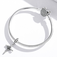 Pendentif religieux en forme de croix plaqué argent avec motif rose, cadeau unisexe