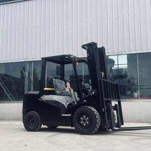 Chariot élévateur télescopique portable, nouvelle grue de manutention efficace de 3 tonnes pour les industries de vente au détail, alimenté par moteur - Product Image 1
