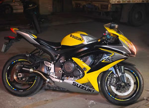 En 2008, les motos d'occasion étaient vendues à un prix avantageux et d'une excellente qualité. - Product Image 6