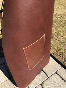 Delantales de trabajo personalizados con bolsillo para herramientas Delantal de cuero de alta calidad Cocina Delantales de cuero multiusos - Product Image 6