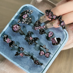 Bague en zircon rose avec bande noire pour femmes, anneaux à épines pour femmes, bijoux punk, anneau ouvert à cœur à épines, papillon - Product Image 1