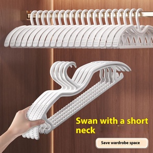 Móc treo quần áo bằng nhựa chống trượt với cổ ngắn thiên nga-<span class=keywords><strong>2025</strong></span> móc treo quần áo có đệm nhung mới, tiết kiệm không gian - Product Image 5