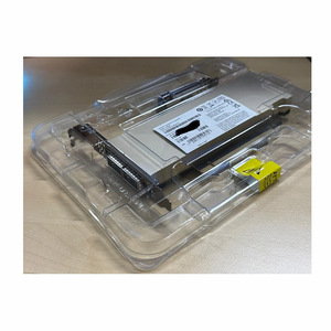 Connecteur réseau Ethernet multiport haute vitesse C8240 900-9X81Q-00CN-ST0 interne avec indicateur lumineux LED - Product Image 1