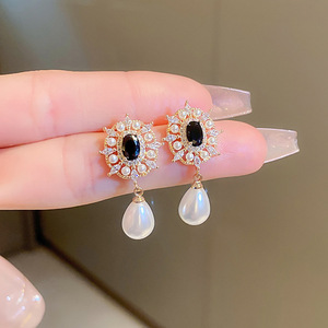 Eleganti orecchini pendenti a forma di fiore per donna, accessori per l'orecchio alla moda da indossare tutti i giorni - Product Image 6
