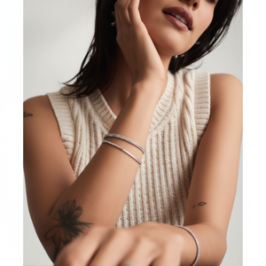 Pulsera de Cadena Rectangular con Eslabones Finos y Joyería de Cadena - Product Image 1