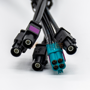 Maßgefertigtes Verlustarmes Fakra-Z-Buchse auf Vier Fakra-A-Stecker Gerades HF-Koaxialkabel Kompatibel mit <span class=keywords><strong>TE</strong></span> 2298721-9 - Product Image 1