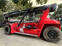 Port Machine utilisé Reach Stacker Kalmar DRF450 DRT450 DRU450 45 tonnes Suède avec une bonne qualité disponible pour la vente conteneur grue