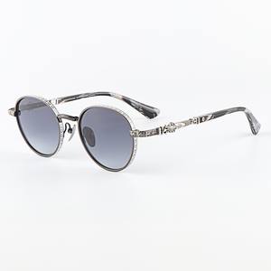 Gafas <span class=keywords><strong>de</strong></span> Sol <span class=keywords><strong>de</strong></span> Diseño <span class=keywords><strong>de</strong></span> Lujo con Lentes <span class=keywords><strong>de</strong></span> Colores <span class=keywords><strong>de</strong></span> Ensueño 2026, Estilo Motero y Playero, Materiales <span class=keywords><strong>de</strong></span> Alta Calidad, Servicio <span class=keywords><strong>de</strong></span> Diseño, Mayorista <span class=keywords><strong>de</strong></span> China - Product Image 1