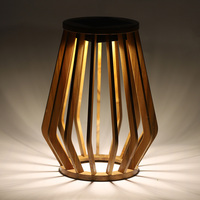 Éclairage solaire de jardin Lanternes suspendues au sol pour arrière-cour LED Lampes de voie à énergie solaire Cadre en bois Style naturel
