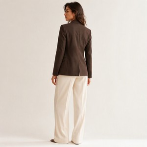 <span class=keywords><strong>Blazer</strong></span> décontracté pour <span class=keywords><strong>femme</strong></span> en laine et coton 260 GSM, style napolitain, épaules souples, style sartorial, logo personnalisé, OEM, vente en gros - Product Image 3