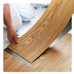 Dalles de sol intérieures personnalisées en vinyle LVT à coller/SPC à clipser, blanches, auto-adhésives, imperméables et écologiques - Product Image 1