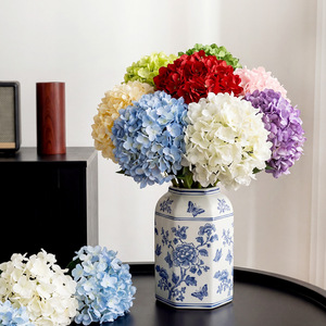 Fleurs artificielles en soie Charlotte Hydrangea, décorations de mariage, décoration intérieure - Product Image 1
