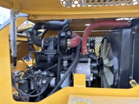 Malaxeur autochargeur 2,6 m³ de haute résistance avec réducteur de qualité, châssis robuste résistant à l'usure par le gravier et la pierre sur chantier