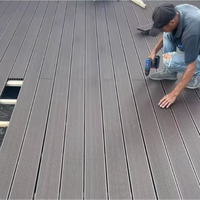 Plancher en composite WPC extérieur flexible, personnalisé, à texture unique, résistant à la corrosion côtière et aux environnements marins
