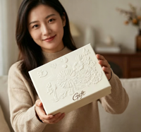 Boîte cadeau élégante en relief 3D avec fermeture magnétique en feuille d'or personnalisée, boîte rigide pour emballage de paniers-cadeaux, boîte cadeau avec fleurs en relief