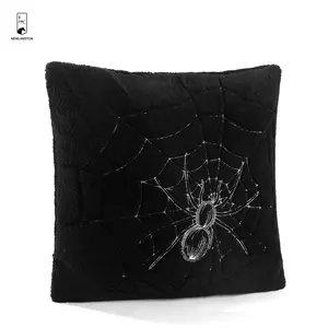 Capa de almofada personalizada de pelúcia ultra macia para Halloween 18*18 web aranha preta bordada decoração
